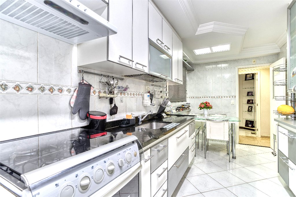 Apartamento à venda com 4 quartos, sendo 3 suítes, em Alto da Boa Vista, São Paulo, SP