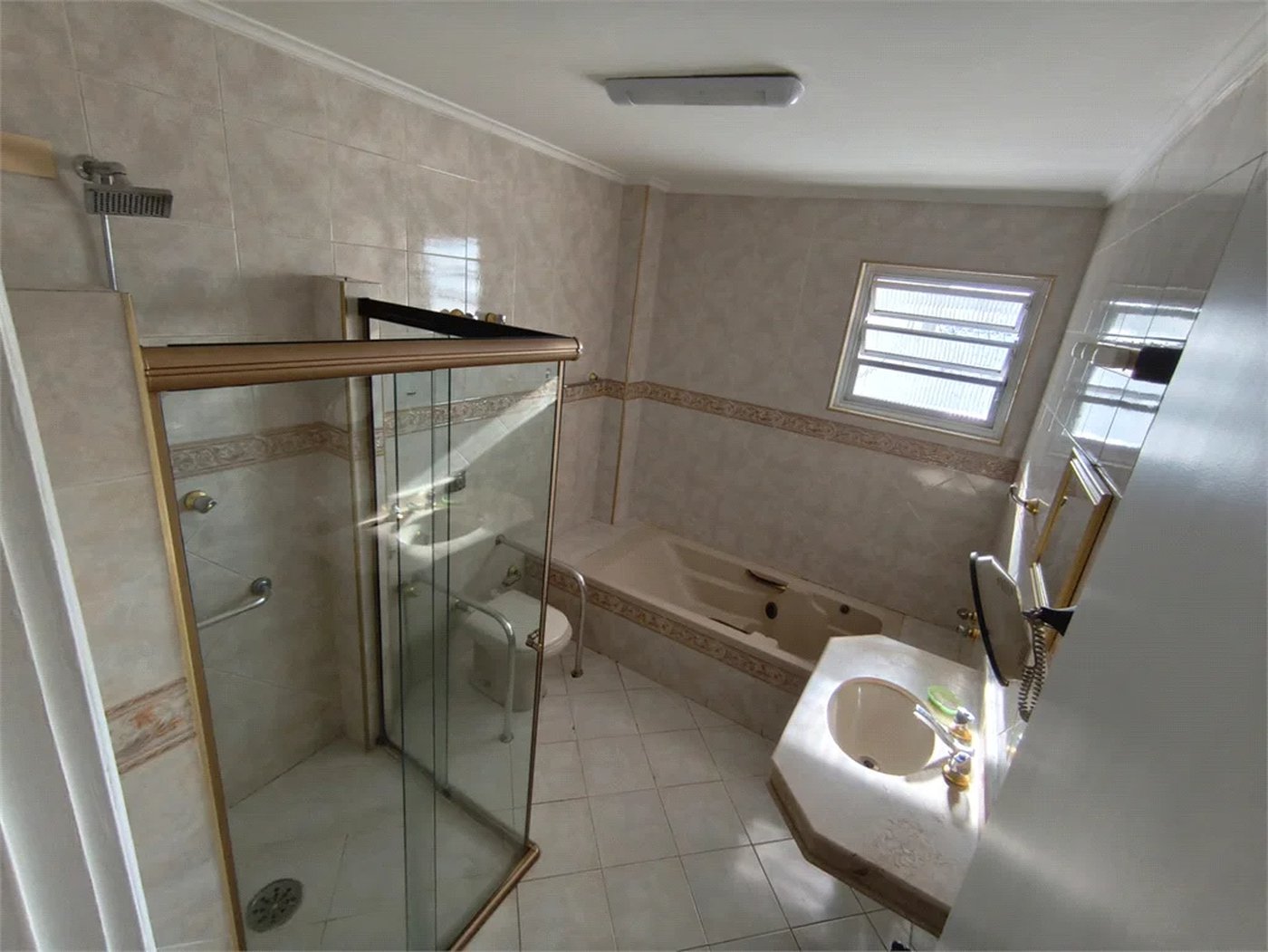 Apartamento à venda com 3 quartos, sendo 1 suíte, em Lapa, São Paulo, SP