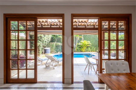 Casa à venda com 4 quartos, sendo 2 suítes,  no condomínio Los Alámos, São Paulo - SP