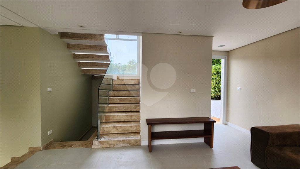 Casa à venda com 5 quartos, sendo 2 suítes, no condomínio Residencial Jardim Primavera, Louveira - SP