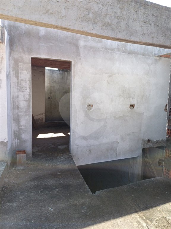 Casa à venda com 2 suítes no condomínio Ricieri, Mogi das Cruzes - SP