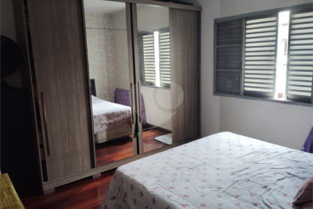 Sobrado à venda com 3 quartos, sendo 1 suíte, em Parque Fongaro, São Paulo, SP