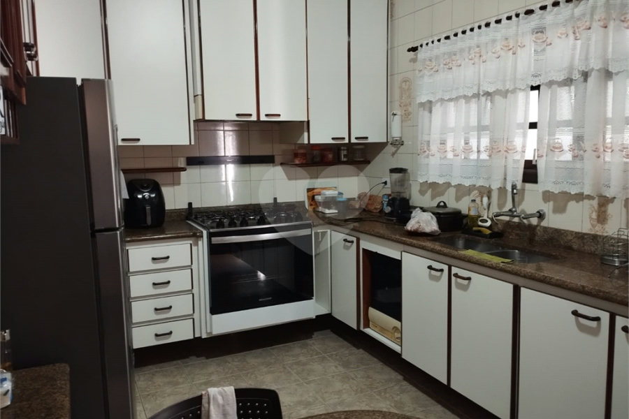 Sobrado à venda com 4 quartos, sendo 1 suíte, em Tremembé, São Paulo, SP