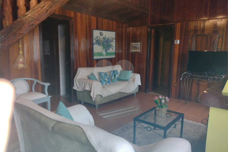 Casa à venda com 4 quartos, sendo 2 suítes,  no condomínio Cinco Lagos, Mairiporã - SP