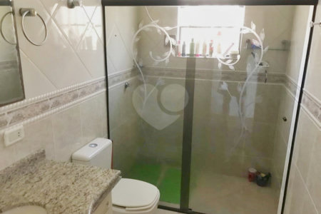 Sobrado à venda com 4 quartos em Parque Vitória, São Paulo, SP