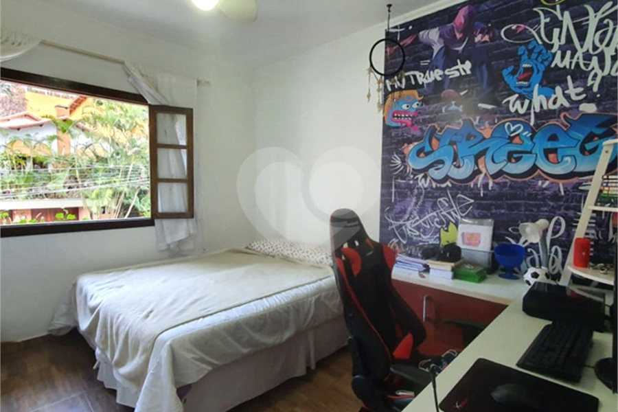 Sobrado à venda com 5 quartos, sendo 3 suítes, em Tremembé, São Paulo, SP
