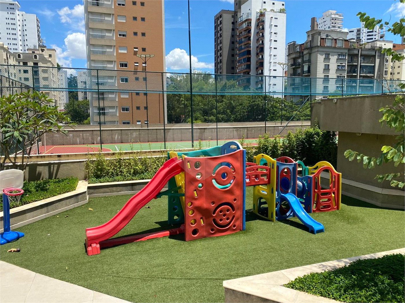 Apartamento à venda com 4 quartos, sendo 3 suítes, em Vila Morumbi, São Paulo, SP