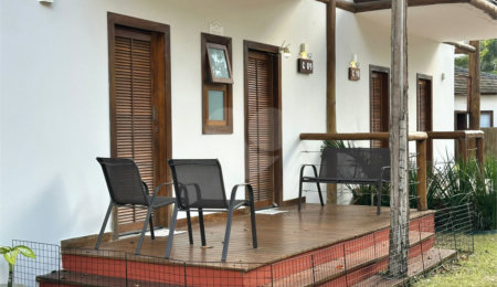 Casa à venda com 2 quartos, sendo 1 suíte,  no Centro / Arraial D'ajuda, Porto Seguro, BA