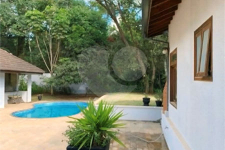 Casa à venda com 5 quartos, sendo 4 suítes, em Transurb, Itapevi, SP