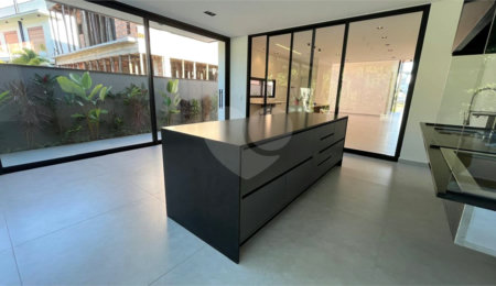 Casa à venda com 4 suítes no condomínio Residencial Granville, Atibaia - SP