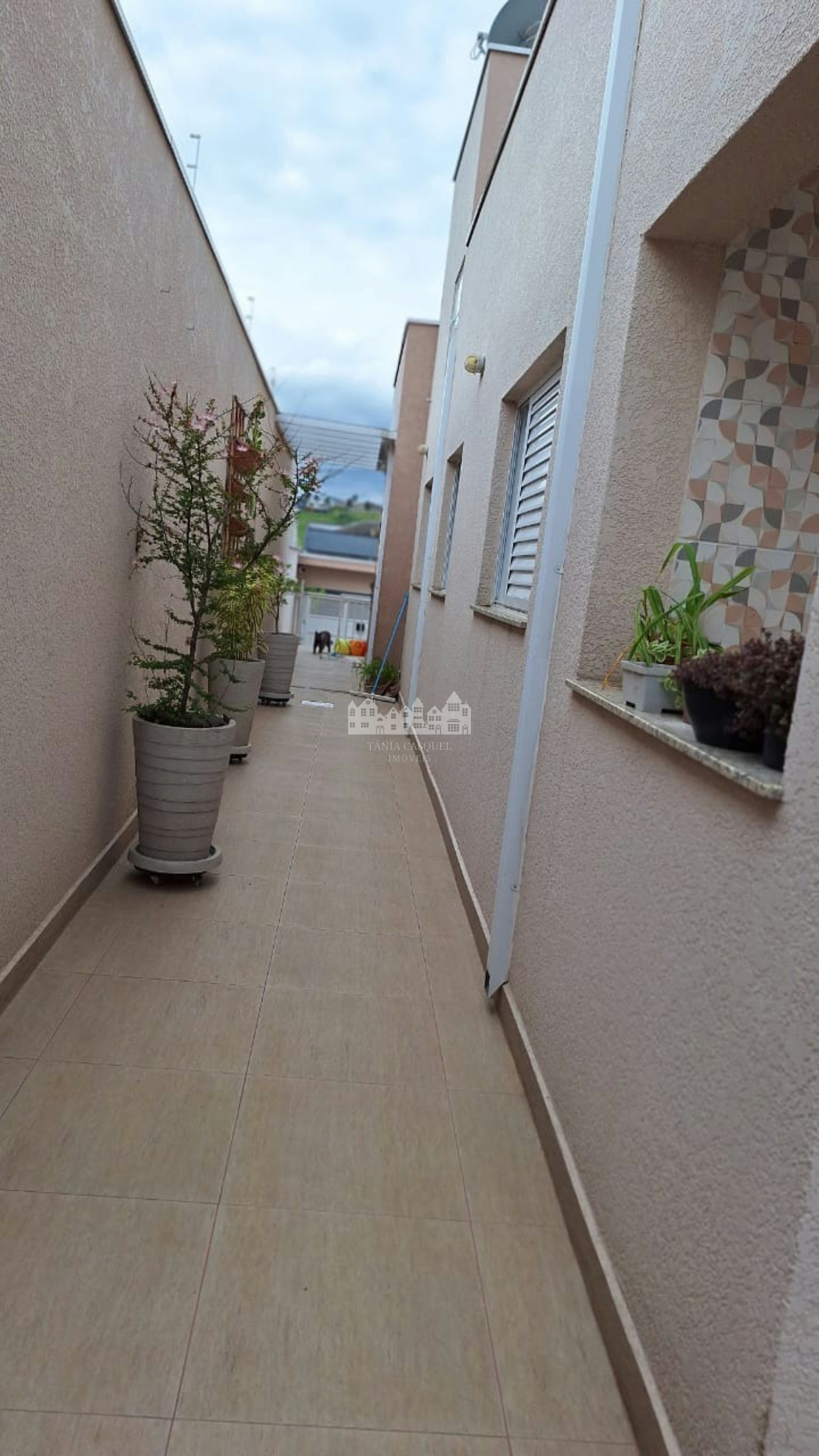Casa à venda com 3 quartos, sendo 1 suíte, em Residencial Jardins da Catalunha, Atibaia, SP