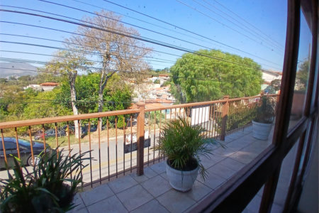 Casa à venda com 3 quartos, sendo 2 suítes, em Jardim Brogotá, Atibaia, SP