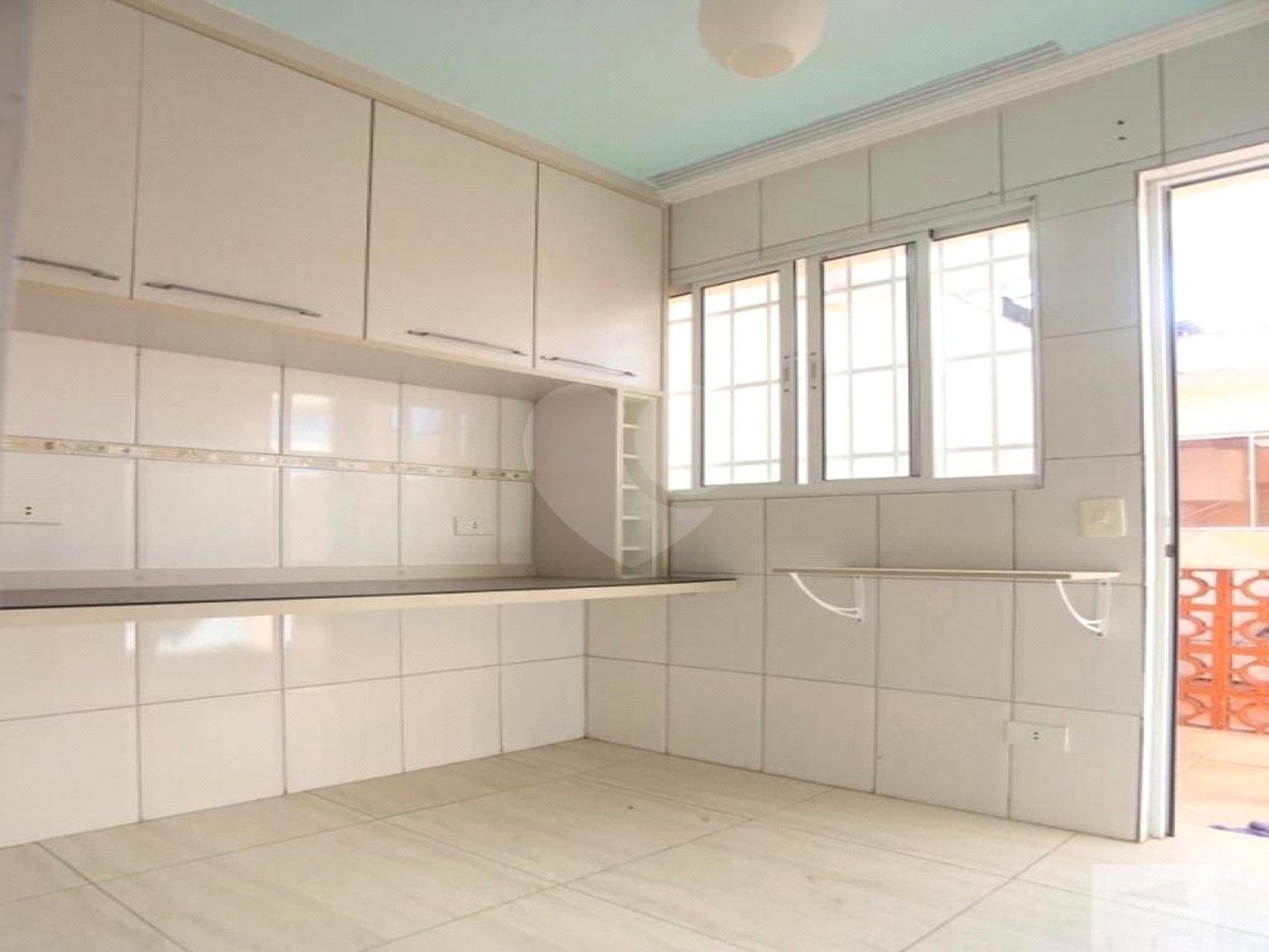 Casa à venda com 2 quartos, sendo 1 suíte,  em Jardim Ivana, São Paulo, SP