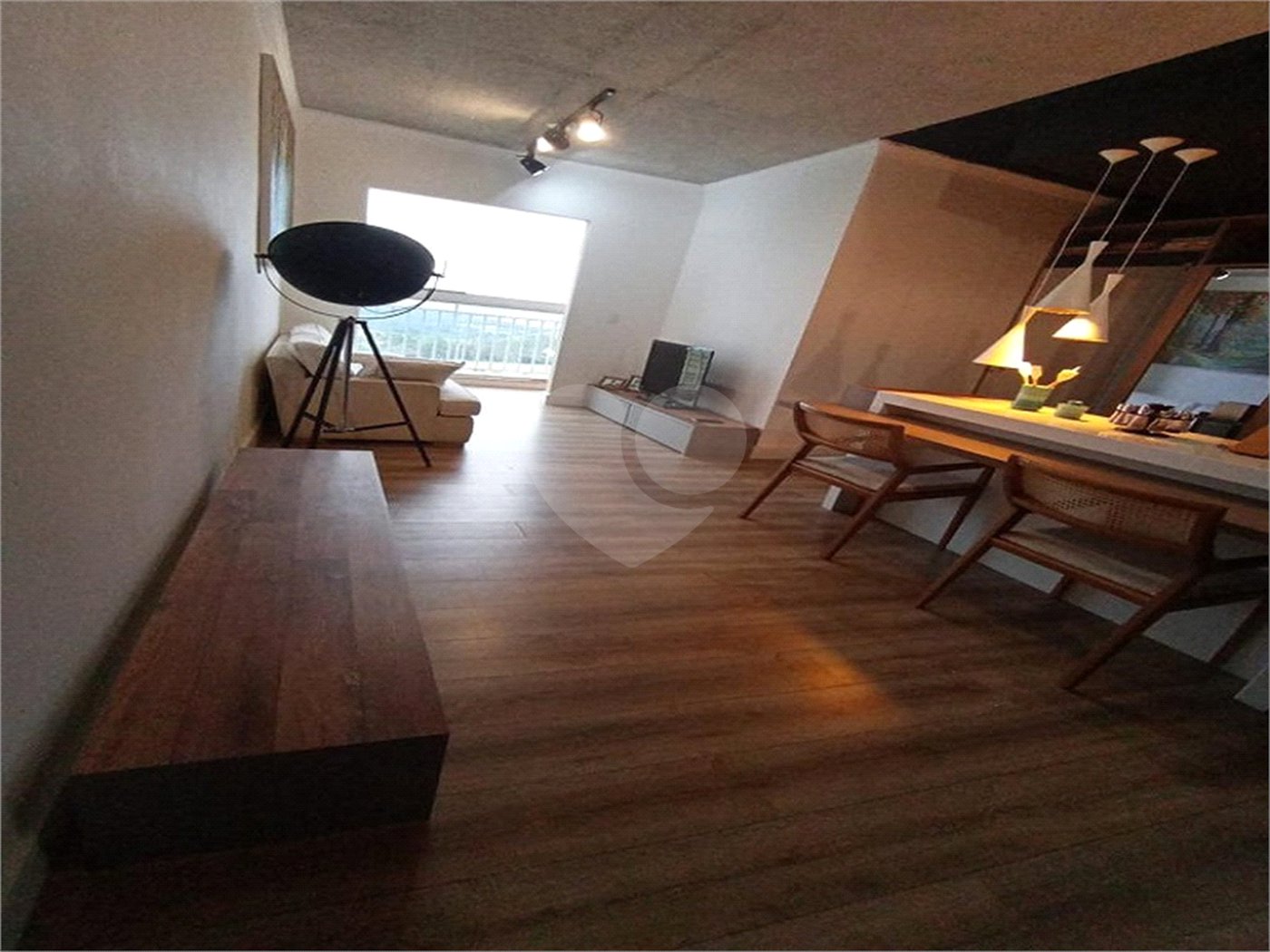 Lindo apartamento em frente ao Shopping Iguatemi, pronto para morar!