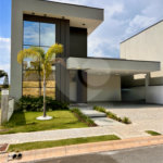 Casa à venda com 3 suítes no condomínio Residencial Mont'alcino, Valinhos - SP