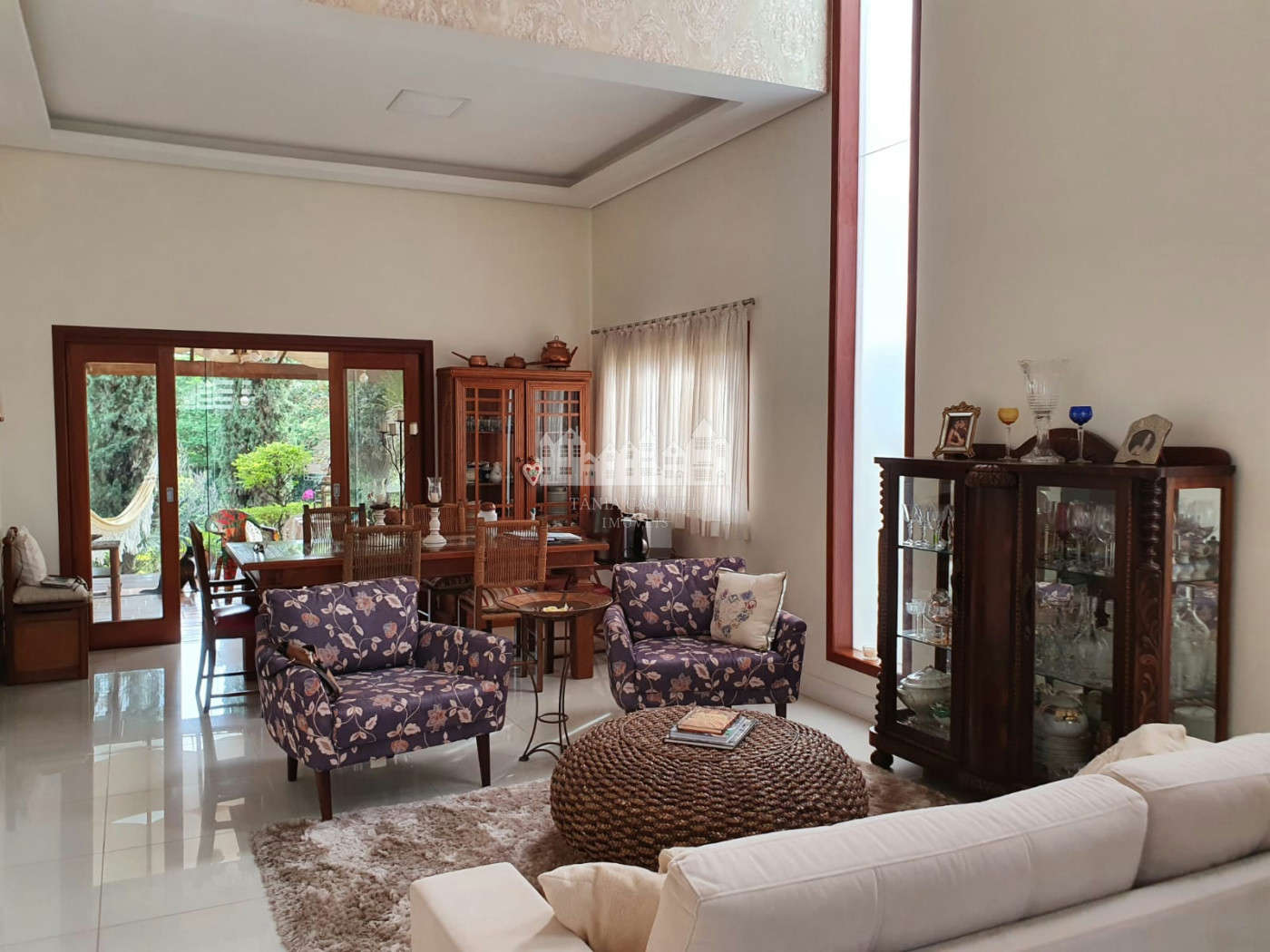 Casa para locação no Jardim Paulista – um refúgio com vista deslumbrante em Atibaia