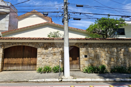 Casa Térrea à venda com 5 quartos, sendo 3 suítes, em Granja Julieta, São Paulo, SP