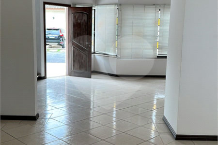 Casa para alugar com 3 suítes no condomínio Jardim Siriema, Atibaia - SP