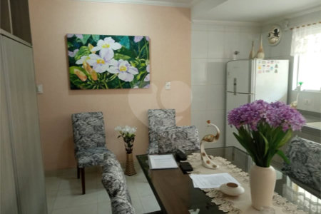 Casa à venda com 3 quartos, sendo 2 suítes, em Vila Flávio, Mogi das Cruzes, SP