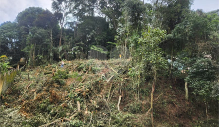 Terreno à venda no condomínio Alpes da Cantareira, Mairiporã - SP