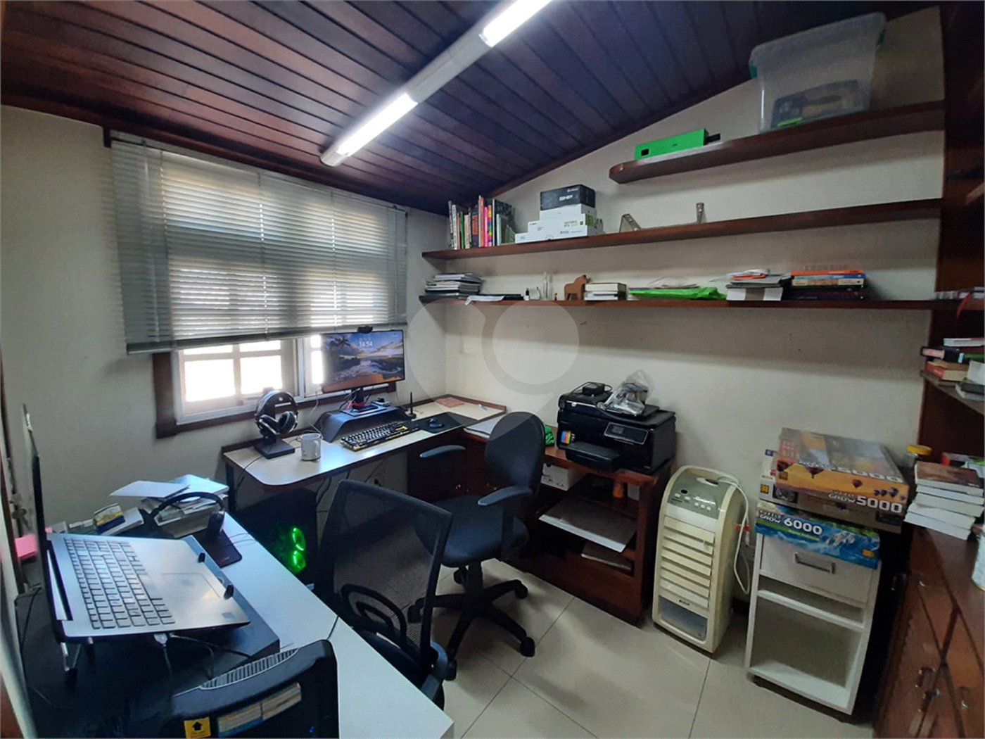 Casa à venda ou para alugar com 3 quartos, sendo 2 suítes, no condomínio Chácara das Rosas, São Paulo - SP