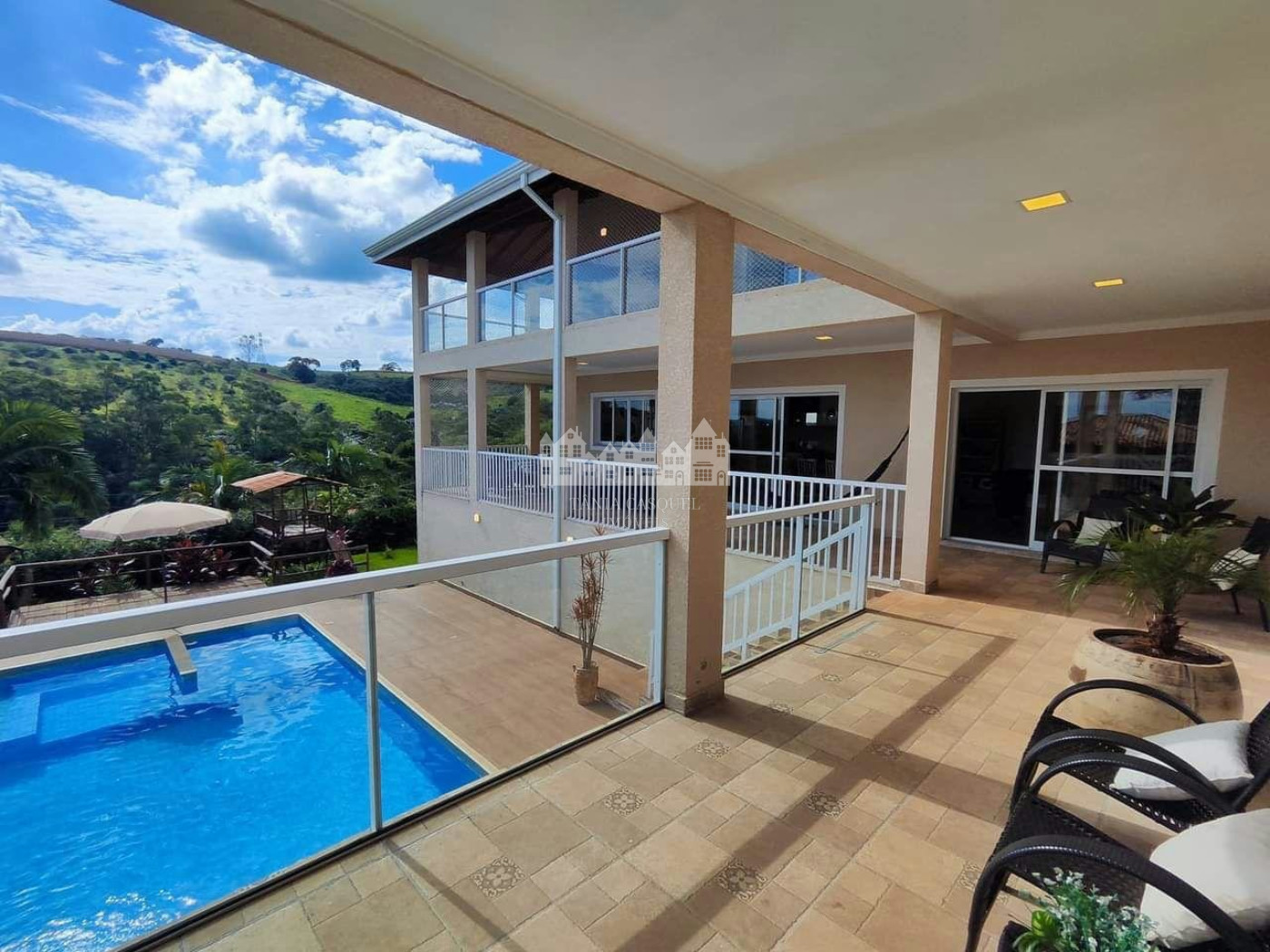 Casa à venda com 6 suítes no condomínio Portal Ouro Verde, Atibaia - SP