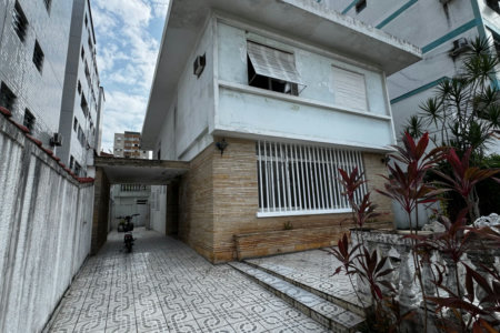 Casa dos Sonhos no Canal 6 – Piscina, Privacidade e 450m² de Terreno