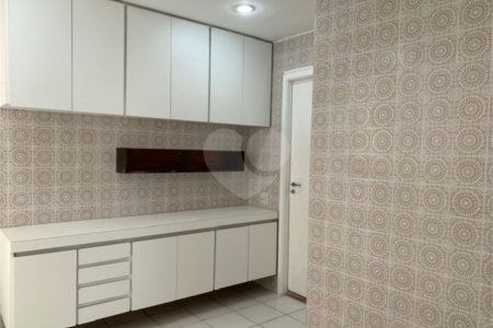 Apartamento à venda com 3 quartos, sendo 1 suíte, em Alto da Boa Vista, São Paulo, SP
