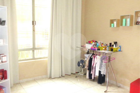 Sobrado Cial/Residencial à venda no Cambuci-220m2 construídos - 4 Quartos/12 vagas na garagem