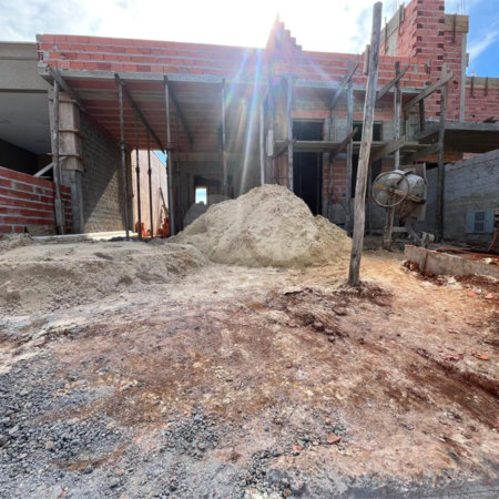 Casa à venda com 2 quartos, sendo 1 suíte,  no condomínio Tivolli, Itapetininga - SP
