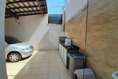 Sobrado à venda com 3 quartos, sendo 1 suíte, em Vila Suissa, Mogi das Cruzes, SP
