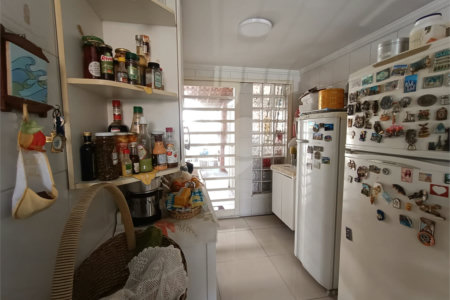 Casa à venda com 4 quartos, sendo 1 suíte,  em Jardim Armênia, Mogi das Cruzes, SP