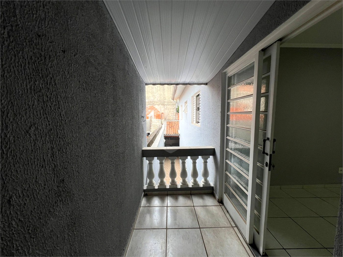Sobrado à venda com 3 quartos, sendo 1 suíte, em Lopes de Oliveira, Sorocaba, SP