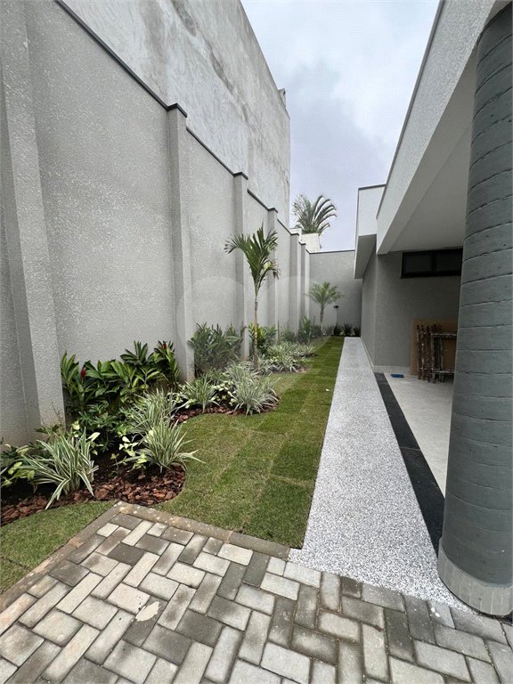 Terreno à venda com 4 suítes no condomínio Granja Anita, Mogi das Cruzes - SP