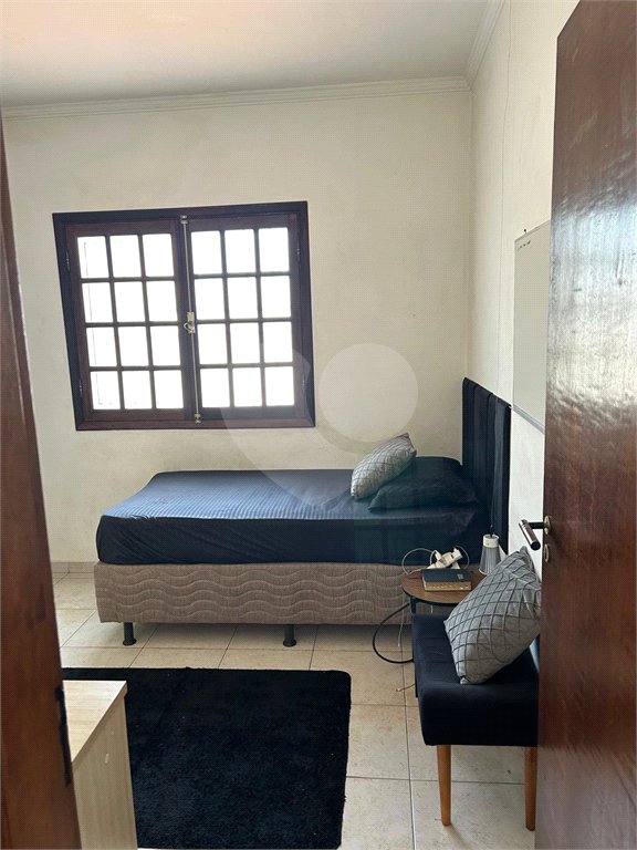 Sobrado à venda com 5 quartos, sendo 1 suíte, em Jardim Marisa, São Paulo, SP