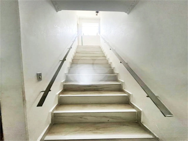 Sobrado à venda com 2 quartos em Santana, São Paulo, SP