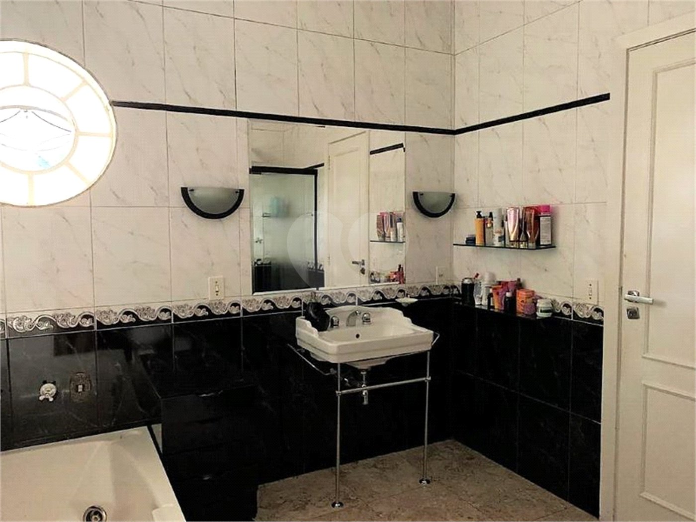 Casa à venda com 4 quartos, sendo 3 suítes,  em Fazenda Morumbi, São Paulo, SP