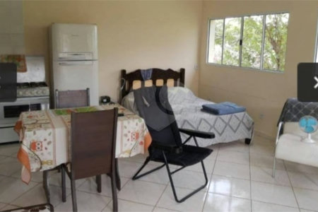 Chácara à venda ou para alugar com 4 quartos, sendo 1 suíte, em Vila Omízollo, Louveira, SP