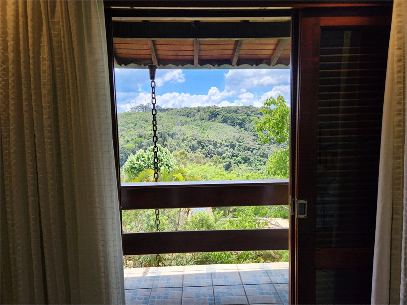Casa à venda com 5 suítes no condomínio Suíça da Cantareira, Mairiporã - SP