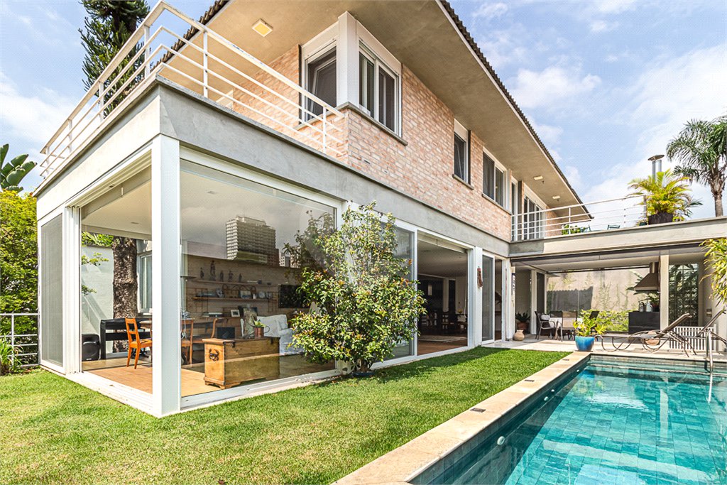 Casa à venda com 3 suítes no condomínio D'avilla, São Paulo - SP