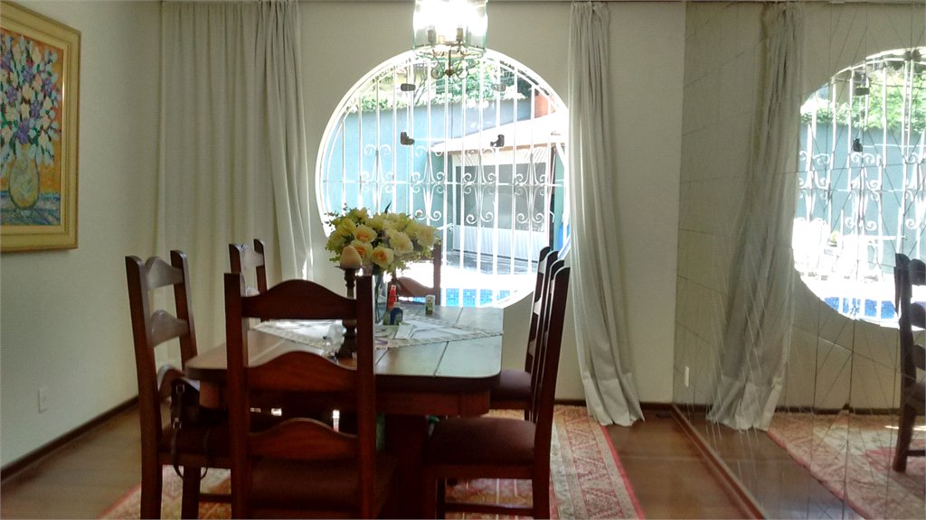 Casa à venda com 5 quartos, sendo 2 suítes, em Horto Florestal, São Paulo, SP
