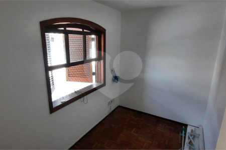 Sobrado à venda com 3 quartos, sendo 1 suíte, em Vila Firmiano Pinto, São Paulo, SP