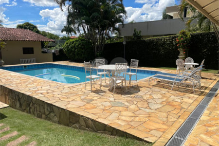 Casa à venda com 7 quartos, sendo 2 suítes, no condomínio São Joaquim, Vinhedo - SP