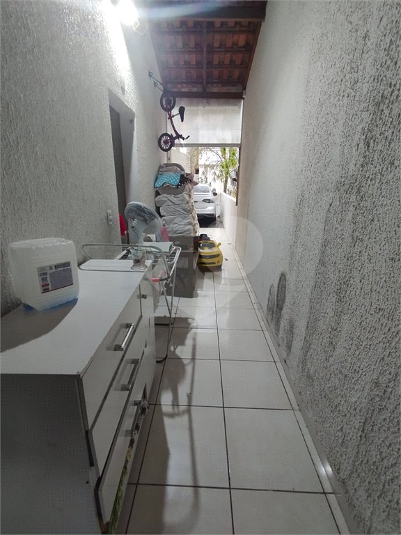 Casa à venda com 2 quartos, sendo 1 suíte, no condomínio Residencial Viva Vida, Cotia - SP