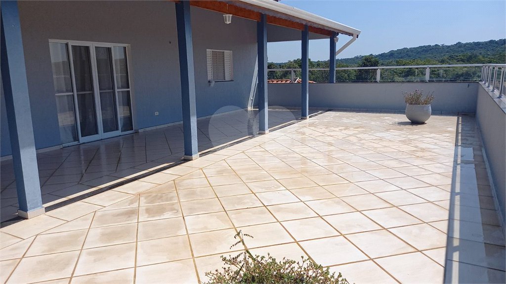 Casa à venda com 8 quartos, sendo 3 suítes,  no condomínio Terras de Santa Rosa, Salto - SP