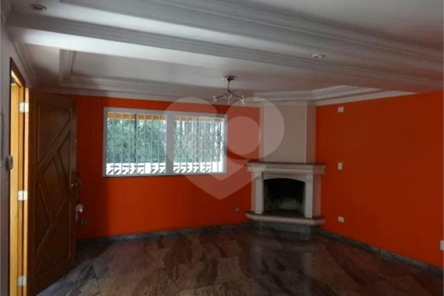 Casa à venda com 4 quartos, sendo 2 suítes, em Horto, São Paulo, SP