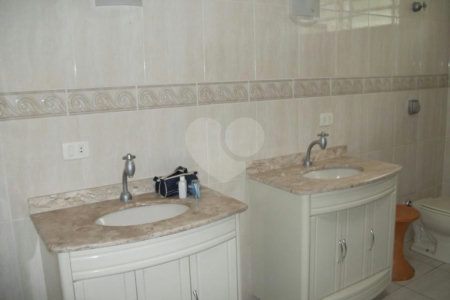 Excelente Sobrado à venda no Klabin -370 m2 construídos c/piscina - 3 Quartos/ 1 Suíte/10 Vagas