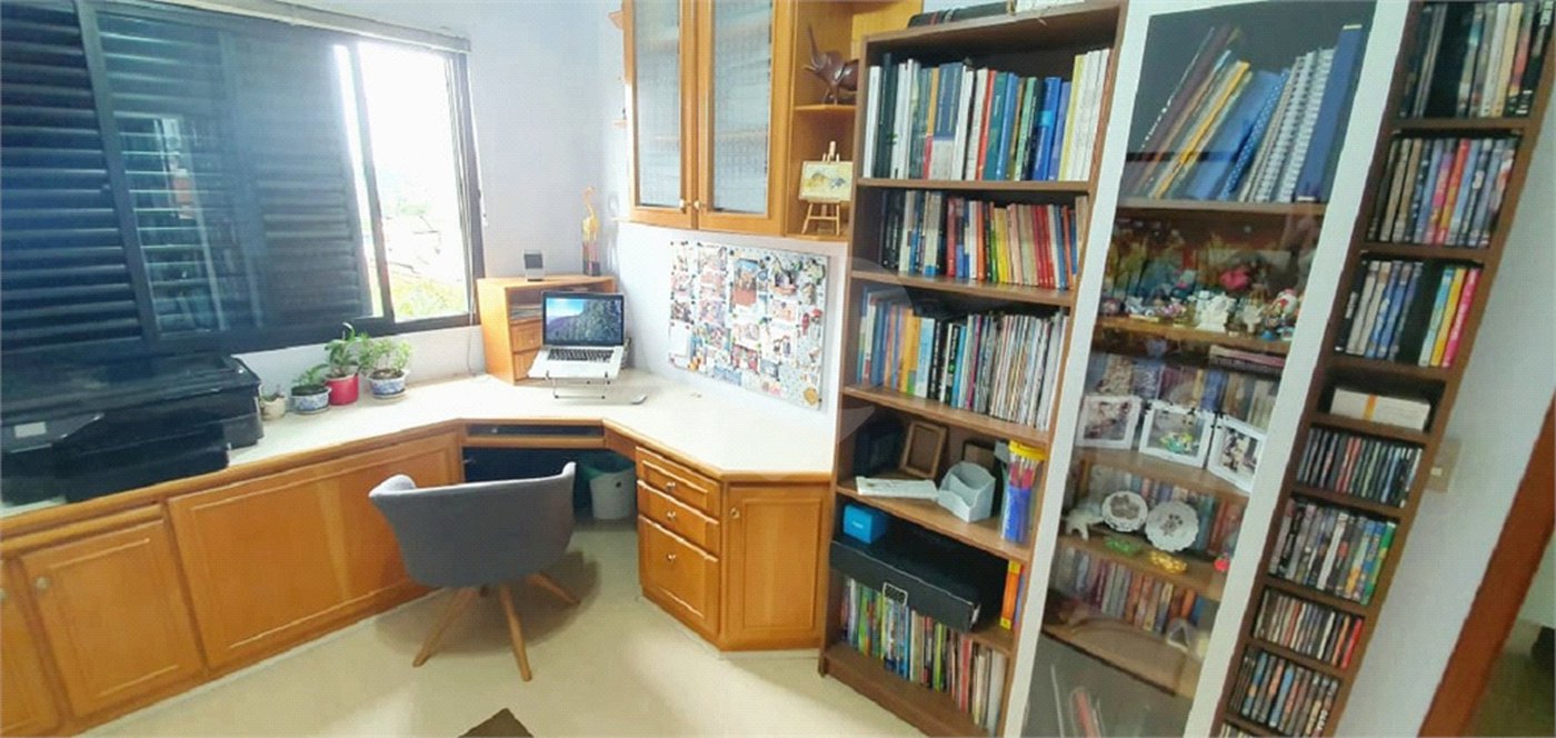 Apartamento à venda no Planalto Paulista de 147m² com 3 suítes e 3 vagas.