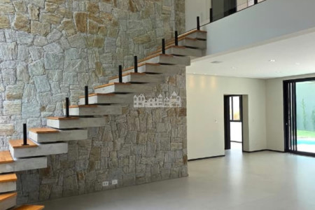 Casa à venda com 4 quartos, sendo 3 suítes, em Nova Gardênia, Atibaia, SP