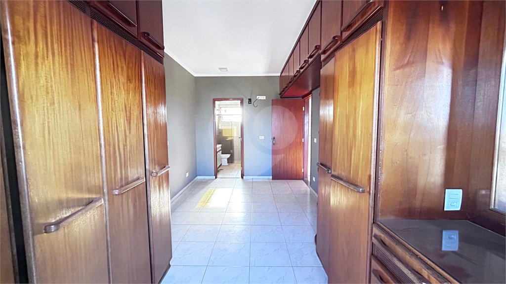Apartamento à venda com 3 quartos, sendo 1 suíte, no Centro, Três Lagoas, MS
